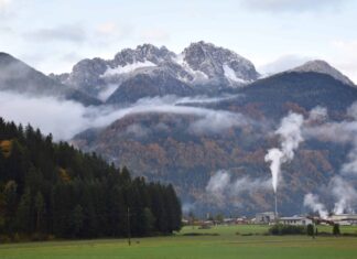 Gailtal: Erster Schnee auf den Bergen – der Winter kommt näher