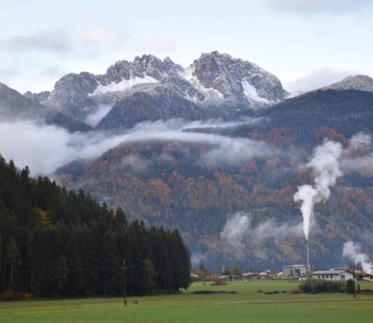 Gailtal: Erster Schnee auf den Bergen – der Winter kommt näher