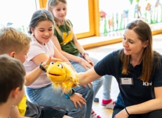 Glitzi und Berta machen die Kinder im Kindergarten Pressegger See sichtbar