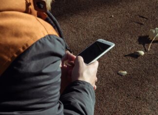 Zahlungsaufforderung von „Freunden“? – 69-Jähriger überweist mehrere Hundert Euro